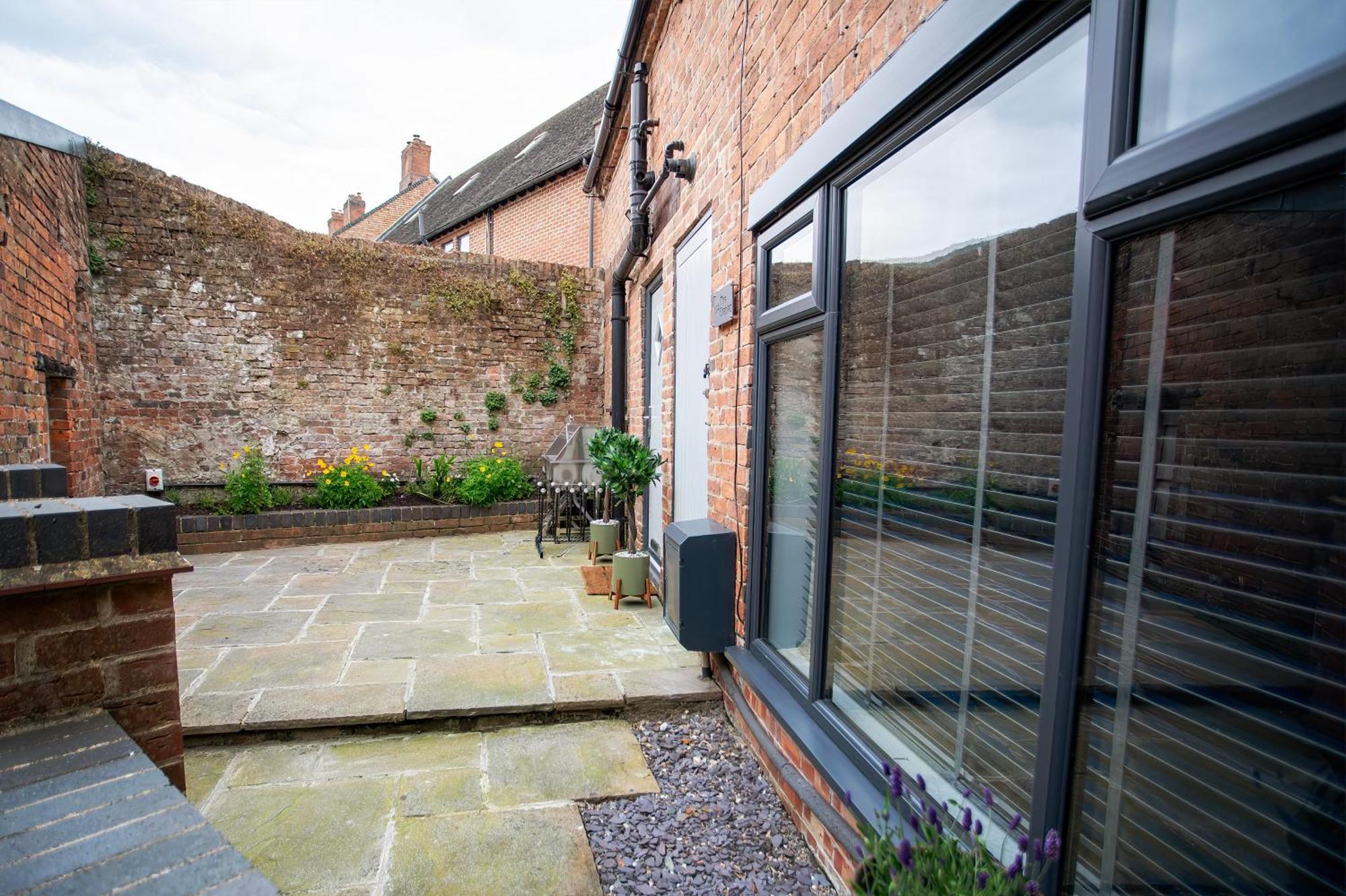 Stunning Ashbourne Town Centre Cottage Near Alton Towers Peak District Derbyshire Экстерьер фото